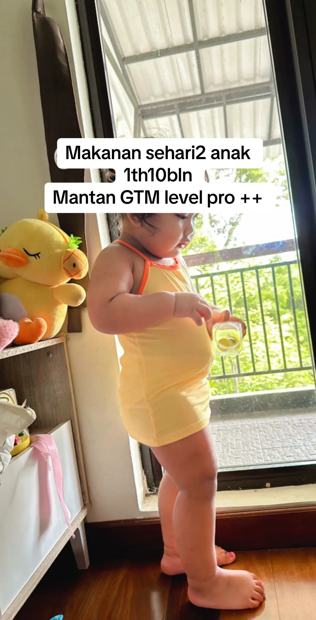 Anda tidak melihat sayur ? Samaa🤣 kalo ada sayur di piring mustahil yg kufoto itu di makan🤣 adanya doyan sayur bgt, bisa mukbang bayem rebus juga