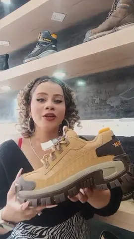 Zapatillas Caterpillar Dieléctricas Hasta los 18 Mil Voltios  Punta De Acero Y Compuesta Con Suela Antideslizantes y Antifatigas Solicítalas Estamos ubicados en la avenida América Número 36-207 y República telefono 0987230164 Norte de quito solicita tu catálogo #caterpillarequipment #caterpillar365c #CatFootwear #contruccion #waterproof #ecuadortiktok #quito_ecuador #cat #caterpillar #puntadeacero #dieléctricas #ingeniros #trabajadores #trabajadoreslatinos #ecuadortiktok #CONTRUCCION #waterproof#ecuadortiktok 