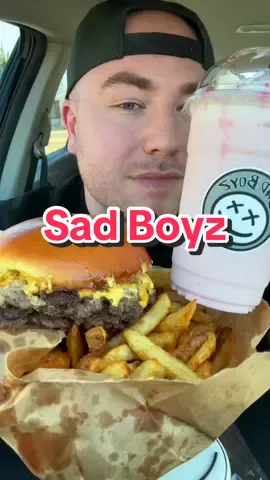 Top 2 burger I’ve ever had, and it isn’t 2 🍔🔥 #mukbang #mukbangeatingshow #foodreview ##foodcritic##fastfood##foodtiktok##foodasmr##Foodie##review##smashburger@@Sad Boyz