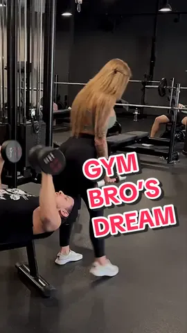 GYM BRO’S DREAM?! 💭😁 . . . #FitTok #czsk #gym #GymLife #gymbelike #fitnesinfluencer #gymfails #gymfail #pumupthegym #johnreedfitness  