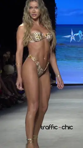 Desfile de moda praia com biquinis brasileiros para arrasar no verão e carnaval