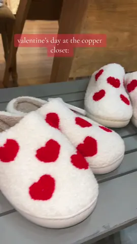 shop the cutest lovey dovey accessories and tops!!🩷❤️ #thecoppercloset #coppercloset #fyp #foryou #fashion #clothes #wesleychapel #tampa #tampapremiumoutlets #boutique #shopping #florida #retail #valetinesday 