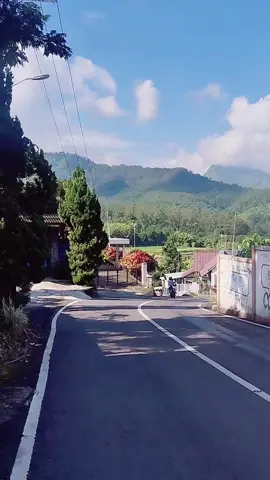 Video mentahan buat prank temen atau story WA bisa juga buat bahan editing kalian 📍 : Pacet, Mojokerto jalan arah Cangar #mentahanvideo #mentahan #bahanswmu #bahanstory #bahanstorymu #bahanedit #bahaneditan #bahaneditanmu #bahanediting  #mojokerto #mojokertotiktok #mojokertojalanjalan #mojokertokeren #mojokertohits #mojokertohitz #mojokerto24jam #mojokerto_story #mojokertombois #wisatamojokerto #exploremojokerto #trendingmojokerto #fypmojokerto #infojalanjalanijj #infojalanjalan #fyp #fyptiktok #fypvideo #trending #trendingvideo #trendingtiktok 