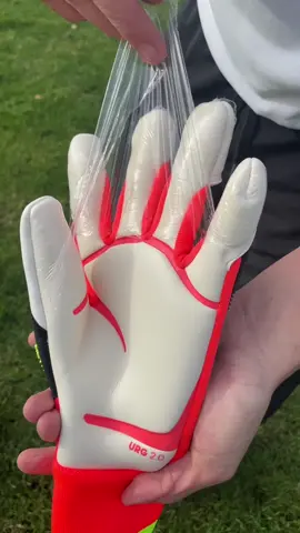 ADIDAS HYBRID GOALKEEPER GLOVES #goalkeeper #goalkeepergloves #portero #torwart #fútbol 