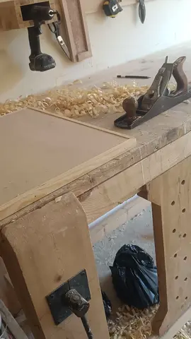 اسهل طريقة لتخديم القشاط ف الضلفه #تعليم #تعليم_نجارة #حسن_النجار 