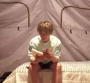 リノちゃん🍒読書タイム #straykids #leeknow #リノ 