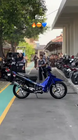fizr biru💙💙💙#fizrgantengstyle #fizr_2stroke #2stroke #fizrbiru💙 #2tak #fyp 