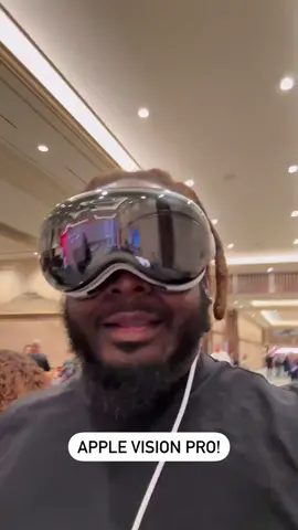 #Tpain walking around with the #AppleVisionPro ! 👀 @T-Pain  #worldstarhiphop 