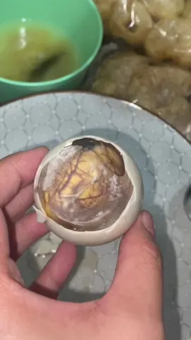 SARAP!!!! #balutmukbang #balut #asmr 