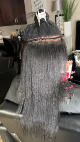 Row to Row Sewin! Only 5 Rows of Extension Stitching for a Blowout Fullness & Still very Versatile #raleighhairstylist #durhamhairstylist #raleighhair #raleighsewins #raleighweave #raleighweaves #raleighhairsalon #rowtorowsewins #rowbyrowsewin #sewin #sewins #raleighinstalls #raleighinstall #versatilesewin #partialsewin #partialweave #partialweaves #leavoutsewin #leaveoutsewin 