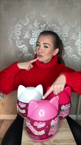 Lets unbox the huge mystery Valentines Squishmallows ❤️ #gemmasummeropens #asmrtiktok #squishmallows #mysterysquishmallows #valentinessquishmallows #toyunboxing #surprisetoy #toysoftiktok #foryou #ConSantanderConecto 