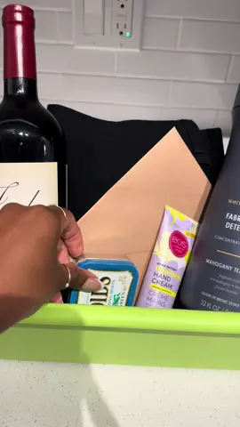 Come make a goodies basket with me #giftideasforhim #giftbasketideas #boyfriendbasket #valentinesdaygiftguide #valentinesdaygiftsforhim @target @Bath & Body Works 