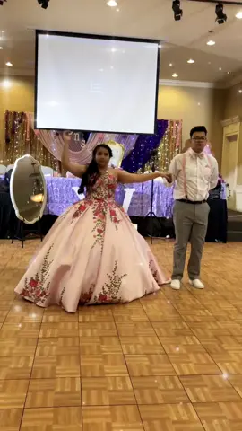MONSERRAT 🌸                                       #15primaveras #xvaños #Quinceañera #ipcoreografa💖 #indirapalacioscoreografa💖 #valsquinceañera #quinceañera #valsquinceaños #coreografia #misxvaños 