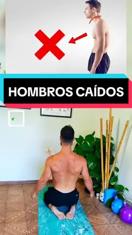 Enséñale este ejercicio a quien tenga los hombros caídos o los hombros adelantados para que pueda corregirlos. Alinear tu postura no solo mejorará la estética y la percepción con la que te ves a ti mismo y con la que te perciben los demás, sino que también reducirá considerablemente tu dolor de hombros, tu dolor de cuello y tu dolor de espalda. Por lo tanto, abordar y prevenir los hombros caídos mejorando tu postura será un completo acierto en todos los aspectos. #pablopilatesreal #hombroscaidos #hombrosadelantados #posturacorreta #posture #posturecorrection #controlpostural #higienepostural #ergonomia #dolordehombro #malapostura #cifosis #joroba #chepa #Fitness 