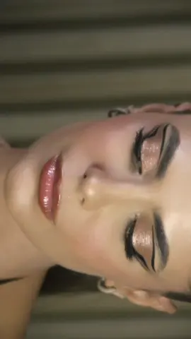 make carnavalesca com muito delineado?  temos!!!! 🎊✨🥁 #makeup #carnaval #fyp 