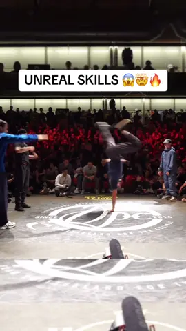 bruh how is that even possible lol 🤯🤯🤯 Bboy @Alvin7 at DPC Jam 2019 🎥 D.POINT.C Crew on YT #bboy #breakdance #dancebattle #baile #viral #xyzbca #respect #fypシ 