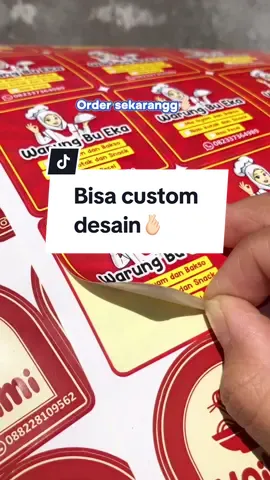 Yuk mulai branding produkmu dengan stiker label kemasan🥰Pastinya jualanmu makin laris maniss🤩✨#stikerlabelkemasan #stikerlabelcustom #stikerlabelmakanan #stikercemilan #stikerminumanwaterproof #stikerumkm #stikerkisscut #nitromediaprinting #fypシ゚viral 