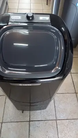 Tenha o melhor companheiro em sua lavanderia, com a Lavadora Comfort da Wanke! Com ela suas roupas terão o melhor tratamento de lavagem.Alta capacidade!Com capacidade para até 10kg, funcionamento semiautomático. Ele oferece 4 programas de lavagem, que vão proporcionar a liberdade para lavar vários tipos de roupas. Por 520,00 à vista ou 10x52,00 no cartão. Lojas 3D a melhor opção para você!