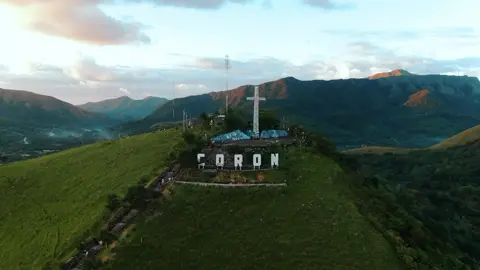 Mag eemote ka na lang din naman gawin mo na sa Mt. Tapyas sa Coron Palawan.😊 #longervideos #tiktoktravelph #philippines #coron #landscapevideos #videoviewboosterprogram 