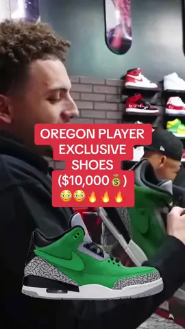 Guy brings in EXCLUSIVE Shoes🤩🔥🔥 #sneakerdealer #sneakerdeals #sneakerpranks 