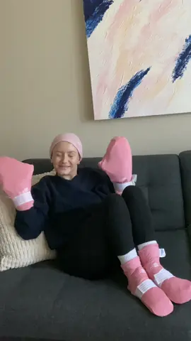 Amazon find for neuropathy pain! #suzzipad #Chemotherapy #neuropathy #chemo #cancer #carepackage #chemosocks #amazonfinds #fyp #breastcancer #amazonmusthaves #gifted 