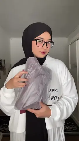 Mahal ❌ murah ✅ ,  modelnya gemes bgt ga keliatan 50rban kan 😭