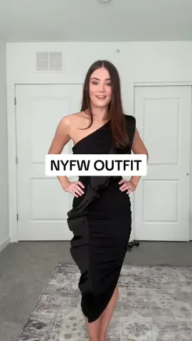 PLEASE HELP ME DECIDE!! #nyfw #fashionweek #OOTD #outfit #outfitoftheday #newyorkfashionweek 