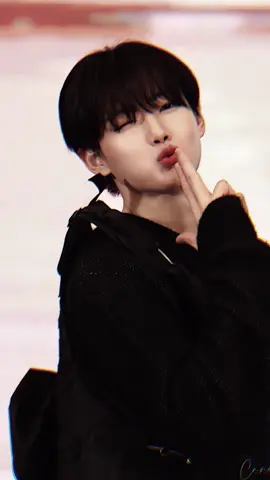 junkyu centil 🎀💕💅🏻 ini orang yg bikin lagu move teum? 🤔 #junkyu #treasure #fyp #4u #xyzbca 