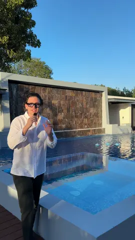 Casa de $41,000,000 de pesos en Mérida😱📍 Esta exclusiva propiedad se encuentra ubicada en Temozón Norte, en el norte de Mérida, Yucatán. Esta residencia cuenta con 5 recámaras, 7 baños, 2 medios baños, alberca, jacuzzi, 3 bares, sala de cine, garage privado para 6 vehículosy acabados de super lujo. 🧱1,258.1 m² de construcción 📐1,971.87 m² de terreno 💰$41,000,000 pesos mexicanos* *Precio sujeto a cambios sin previo aviso* #casadelujo #diseñodeinteriores #arquitectura #meridayucatan #bienesraices #agenteinmobiliario 