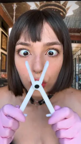 aceitas um piercing? hehe #asmr #asmrsounds #satisfying 