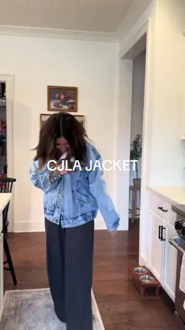 This jacket😮‍💨✨🍒🫶🏼🌧️#momoffour #momstyle #MomsofTikTok #realmomlife #trending 