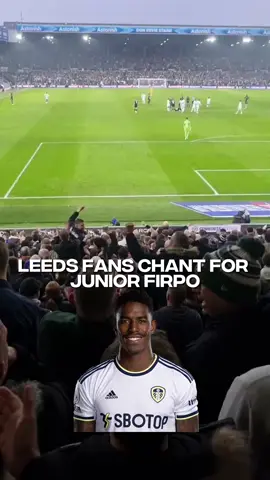 Absolutely in love with this chant 😍😍#foryoupage #leedsunited #footballtiktok #juniorfirpo 