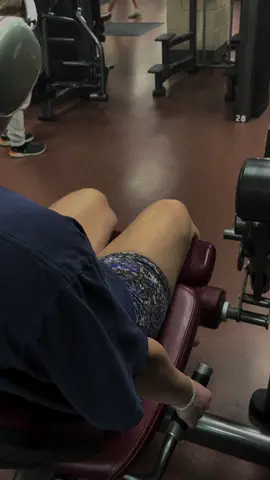 I now know to never go to the gym at 5 pm #gym #legday #college #getreadywithme #lifting #minnesota 