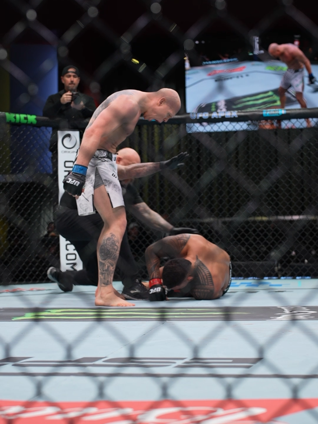 Made it look easy 😮‍💨 #bogdanguskov #ufc #mma