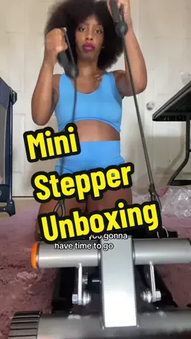 Im sooo pressed about this #ministepper it’s about to have me snatched in no timeeee!!! Do you have one yet ?? #unboxing #workout #MomsofTikTok #pregnacyworkout 