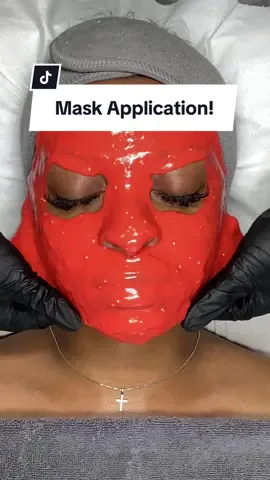 Jelly Mask Application!♥️ Its an option to cover the eyes aswell! Would you cover your whole face?👀 #fyp #iveybeautyy #jellymask #casmaramask #peeloffmask #beauty #facialtreatment #facialsinlondon 
