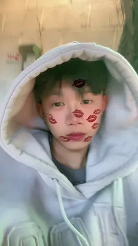 mubgx 2 mn giàu chx kì xì cho ton đi 😆