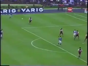 Golaço de Alex por cobertura!  #alex #futebolbrasileiro #golaco #cruzeiro #futebol 