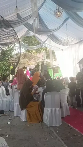 Prank teman lg Kondangan #viralvideo #virartiktok #fypシ #viral #mentahan #statuswhatsapp #instastory #whatsappstatus #prankstory #fake #prank 