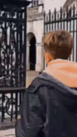 #kingguard #horseguardsparade #military #army #kingsguard #guard #fyp #f #fyp #fyppppppppppppppppppppppp #blowthisup #viral #foryoupage #xyzabc #blowthisupplease 