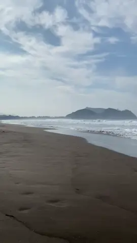 Pantai Watu Ulo, Ambulu. Cantik sekali pantainya  #jember #beachvibes #pantaiselatan #fyp 