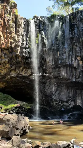 Sand hater over here 😅 #waterfallsaustralia #Summer #daylesford #swimminghole #waterfallhike #countryside 
