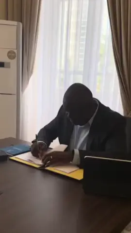 @Manuel Homem Pulso rolex #ManuelHomem #governador #angola🇦🇴 #foryou #tiktok #dabanda #meme 