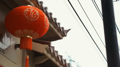 happy Chinese new year💃🏻 Vihara Cianjur #imlek #angpao #fypシ #viraltiktok #klenteng #cianjurupdate #cianjurjawabarat #like #share #comment 