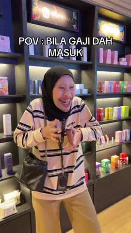 Korang dah gaji belum tuu? 🤪 #localbjohorbahru #fyp #fouryoupage #localbrand #yourbeautyandlifestylegallery #kosmetikjohorbahru #johorbahru #localmakeupjb 