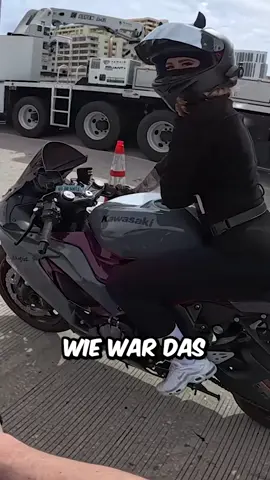 Chalina kann es nicht lassen  #davidbost #motorrad #gehtsteil 