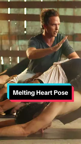 Melting Heart is a powerful yoga pose that moves the body into spinal extension.  When you hold it as a yin pose (2-5min) is can promote healthier fascia along the thoracic spine. Start from all fours. Walk the hands forward. Keep the hips up as you dip the chest and forehead down towards the floor. Option to place a block under the forehead. If the shoulders feel tight try spreading the arms and rotating the palms up. Breathe into the back of your heart. Enjoy! 🙏  🎥 “Flow & Stretch” Program @innerdimensiontv  #flowandstretch #yinyoga #yoga #yogapractice #yogateacher #innerdimensiontv