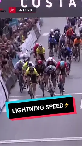 EPIC SPRINT IN ALMERIA ⚡️⚡️⚡️ #sprintfinish #roadcycling #crash 