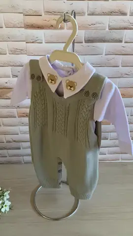 Apaixonada por essa saída maternidade de ursinho 🧸 E o preço maravilhoso mamães!!!  Apenas R$ 94,90  O link da nossa coleção onde você encontra os ítens de enxoval da Shopee está na BIO (tela inicial do Tik Tok)  #siadamaternidade #saidamaternidade #maternidade #roupabebe #maedemenino #enxovaldebebe #gestacao #gravidez 