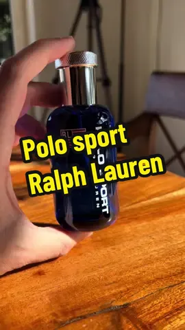 Polo Sport de Ralph Lauren. Nostalgia de los 90. De aquella era unica, ahora puedes encontrar perfumes parecidos. Aun asi, perfecta para primavera y verano. #perfume #perfumefresco #perfumemasculino #unboxing #asmr #asmrsounds #polosport #ralphlauren #ralphlaurenpolosport 
